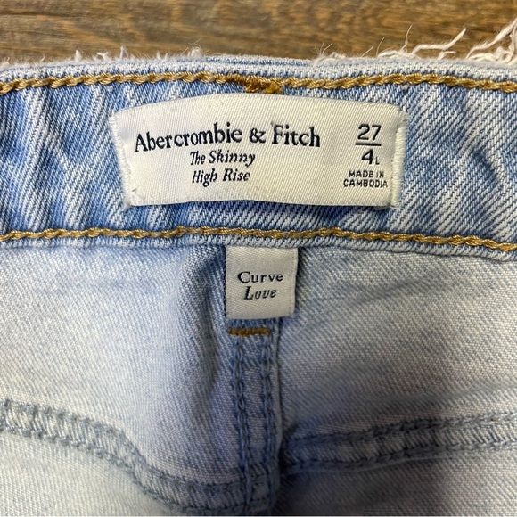 Abercrombie & Fitch Curve Love The Skinny High Rise Distressed Jeans Size 27/4L - Picture 4 of 9